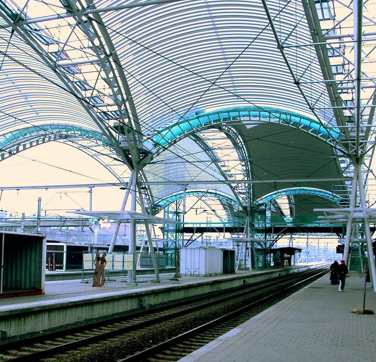 Interior de la estación de tren de Lovaina. Wikimedia Commons